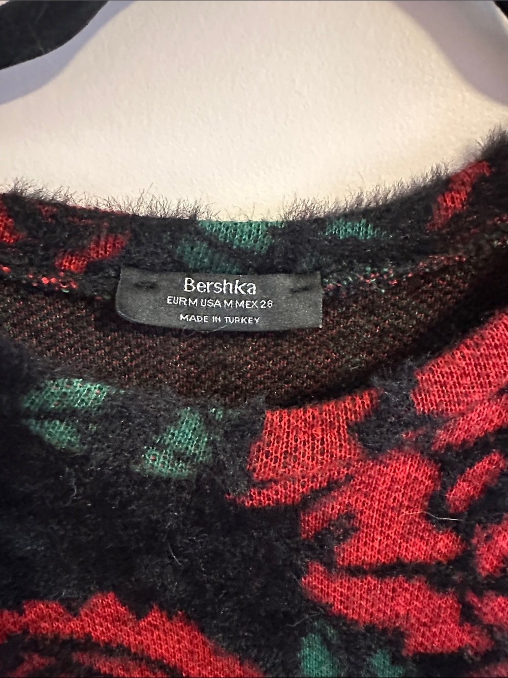 Berska Floral Rose Pattern Cropped Fuzzy Sweater - Black & Red - Medium - Picture 6 of 7